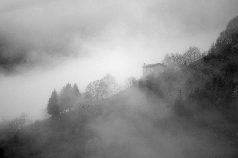 Val Brembilla nella nebbia